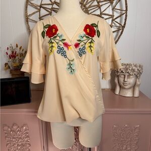 Umgee‎ Cream Blouse with Floral Embroidery